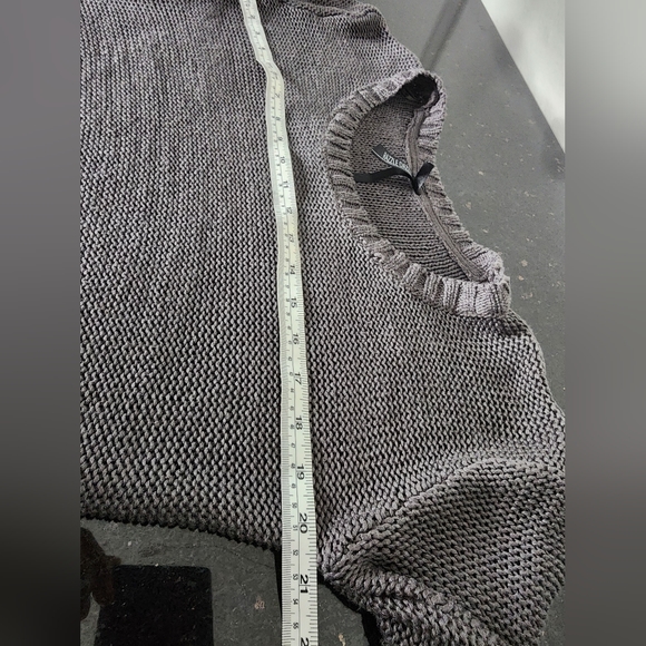 RAZZLE DAZZLE Soft Gray sweater. Size: Small - Picture 8 of 9